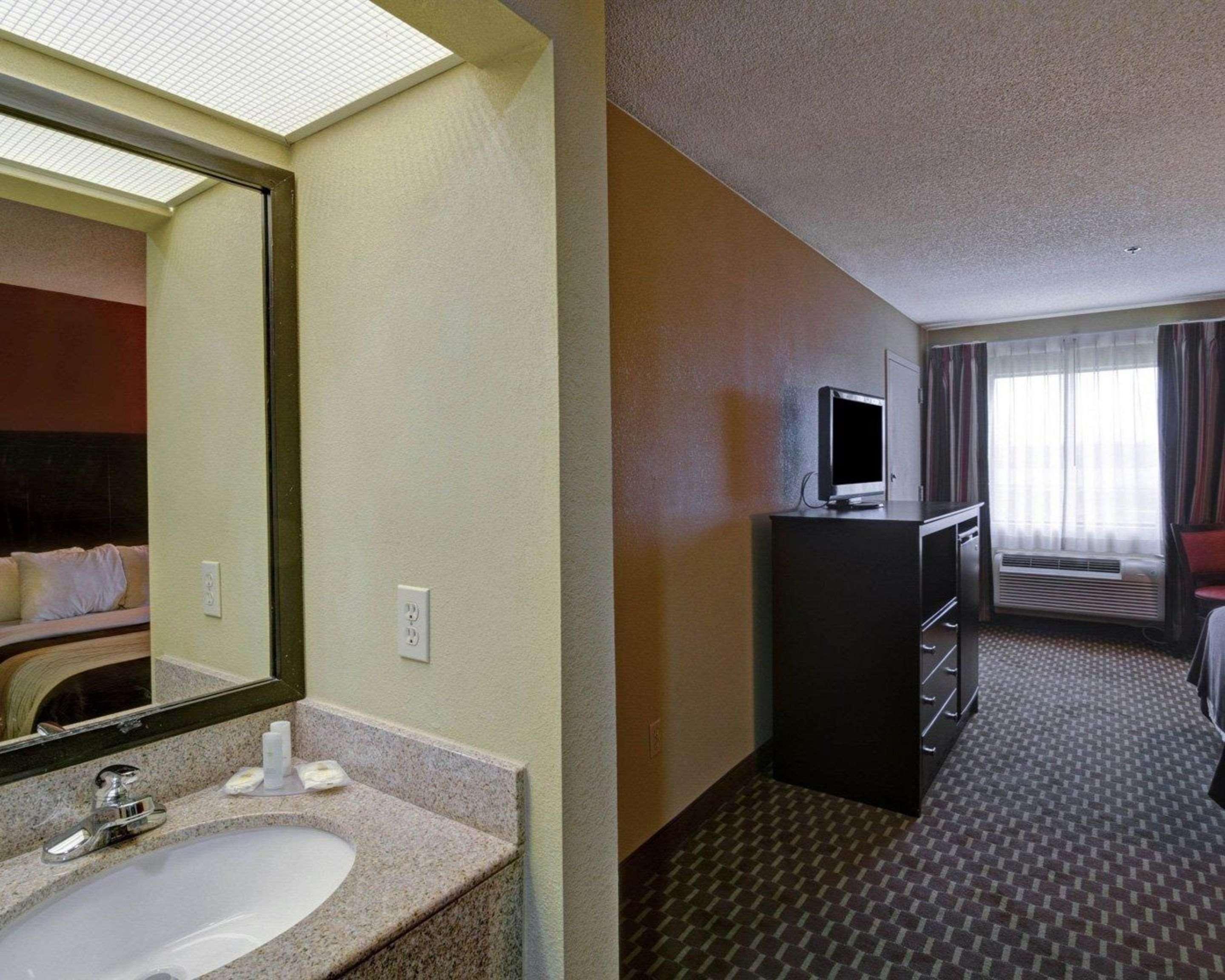Quality Inn & Suites Pine Bluff Dış mekan fotoğraf