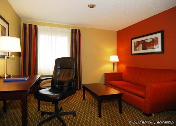 Quality Inn & Suites Pine Bluff Oda fotoğraf