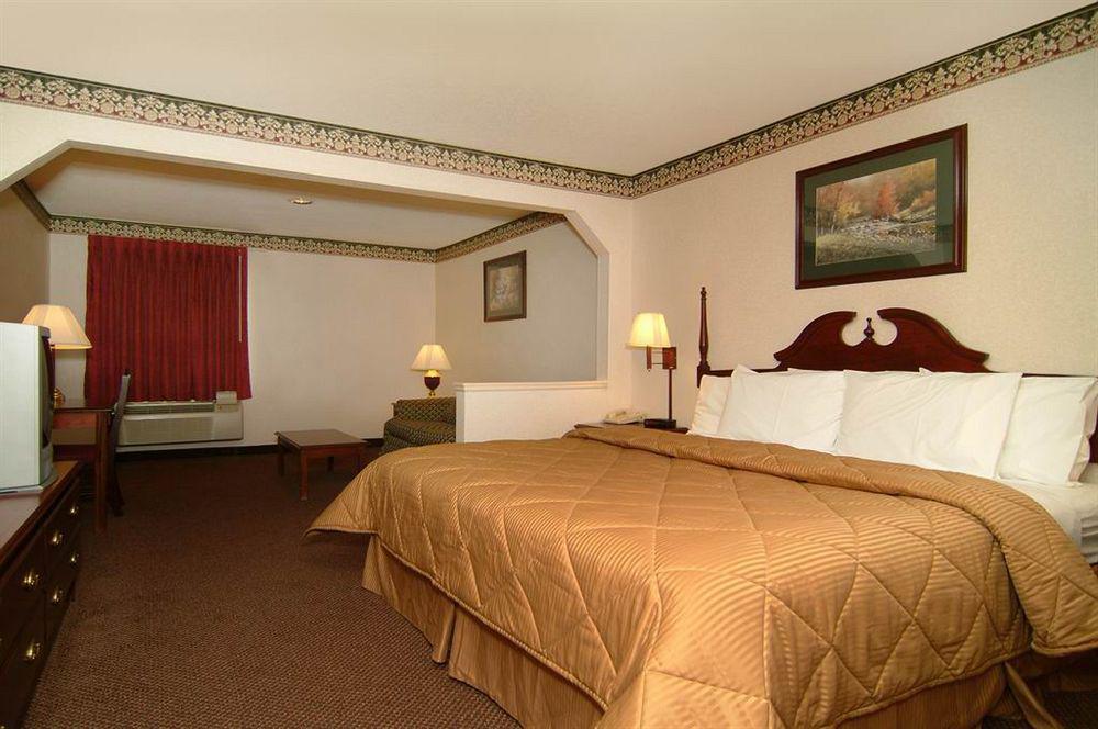 Quality Inn & Suites Pine Bluff Oda fotoğraf